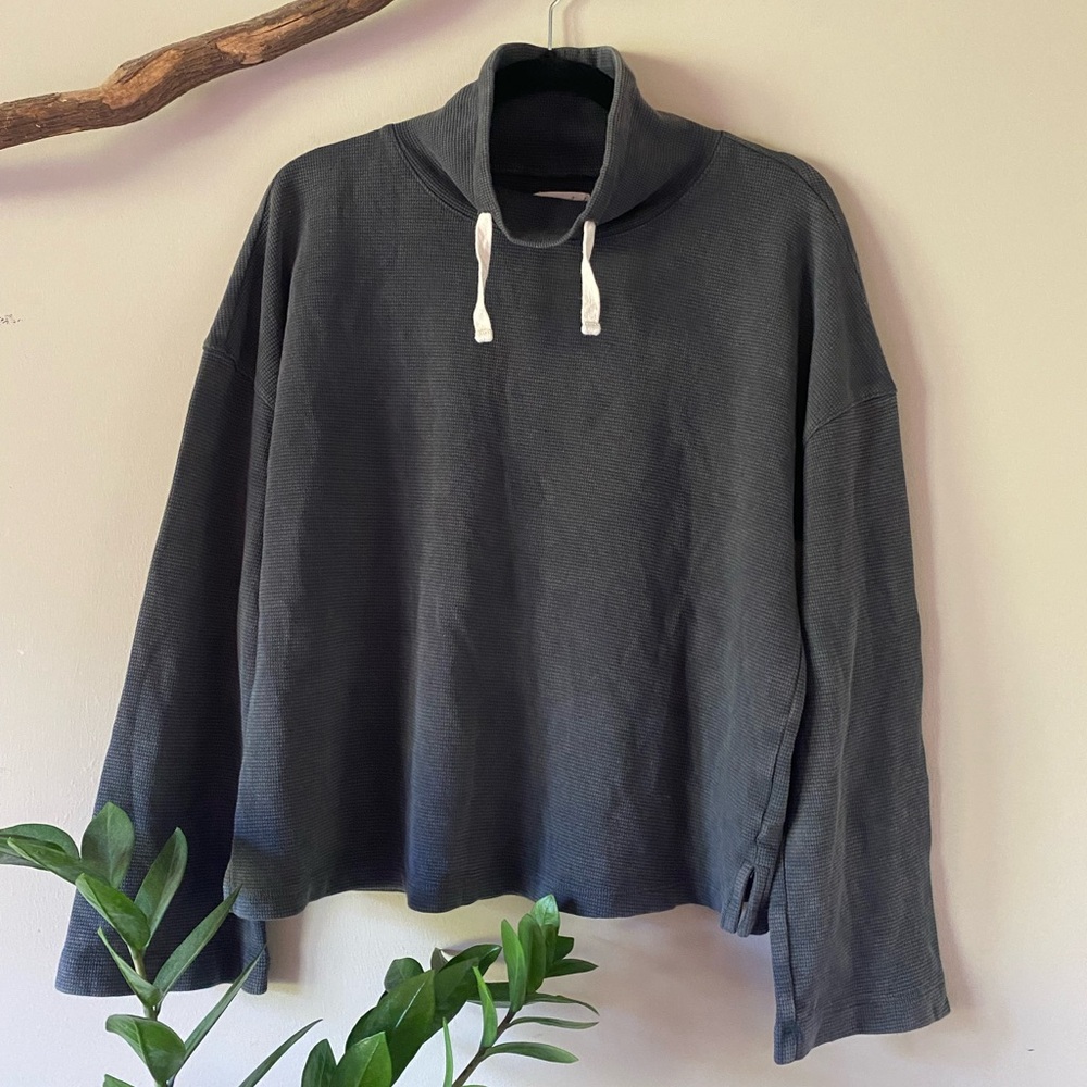 Universal Thread Sweater - Picture 1 of 6